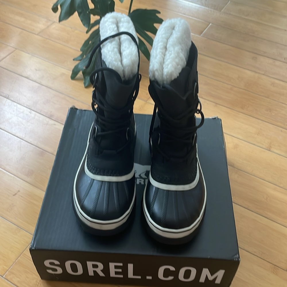Brand new Black Stone Sorel waterproof winter women’s boots size 6US, 37 EUR